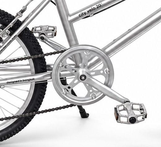 Five-arm polished crankset, chain and pedal