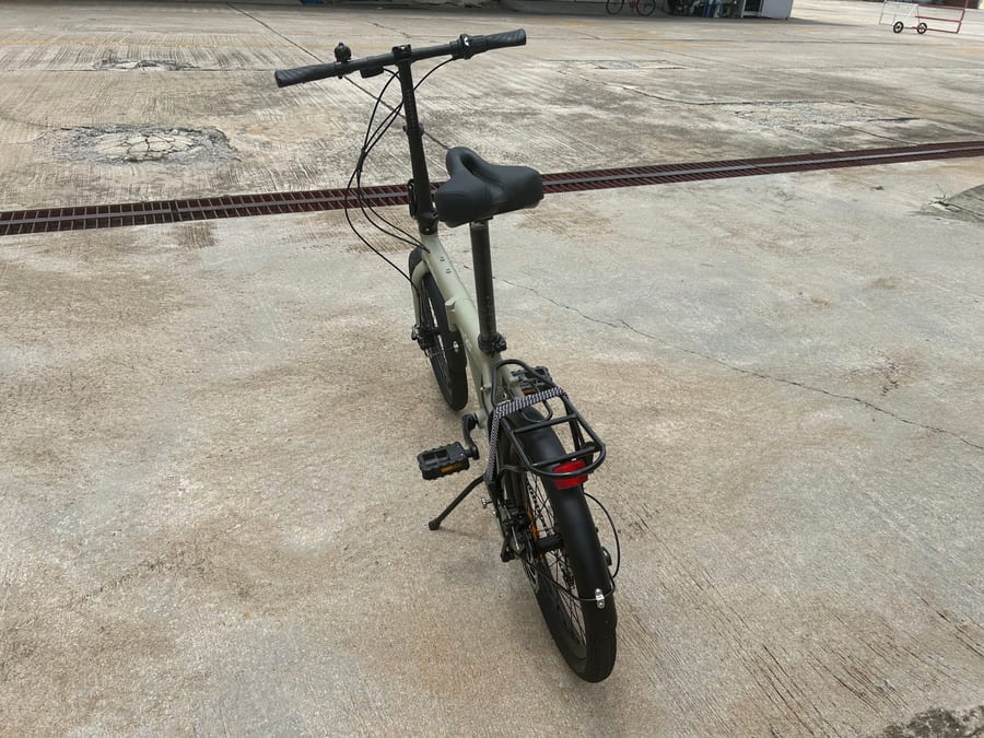 Urban Flex, front three-quarter from the non-drive side