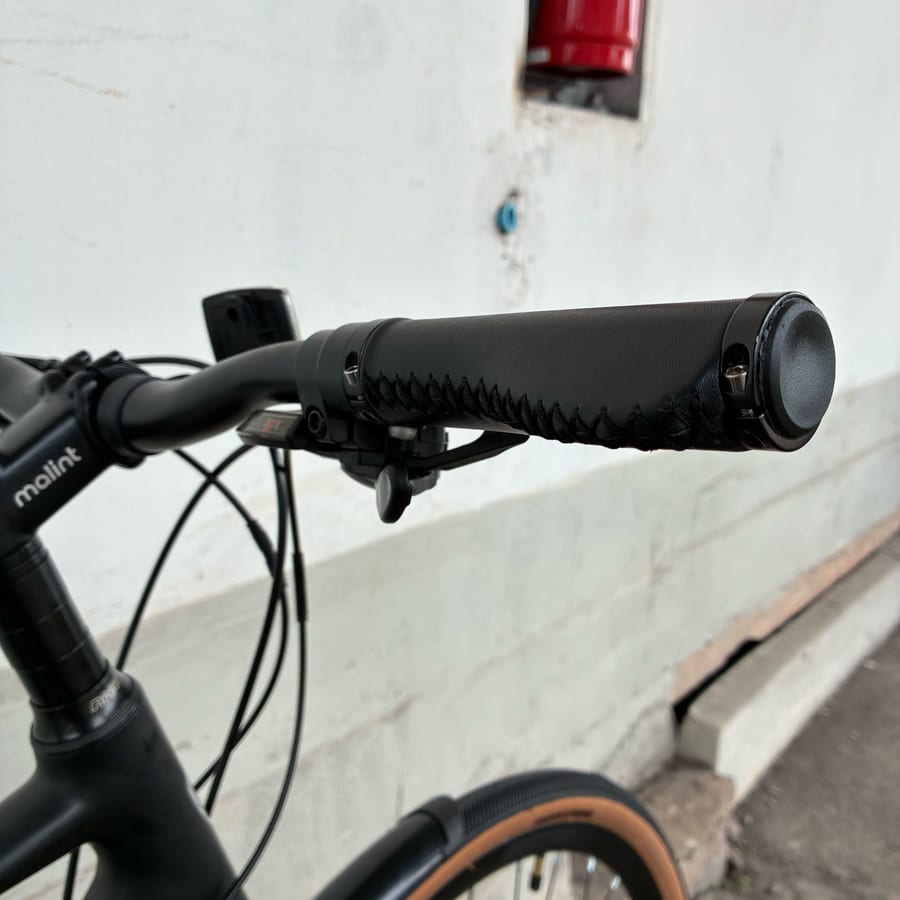 Grip and bell