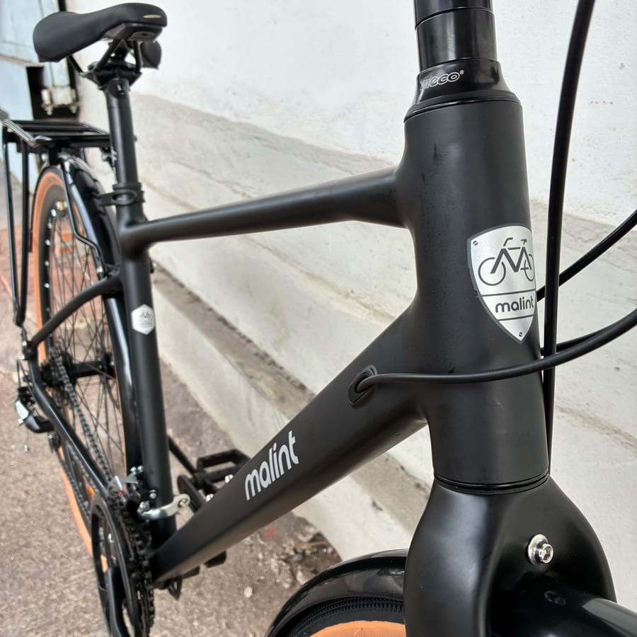 Malint head badge on the head tube
