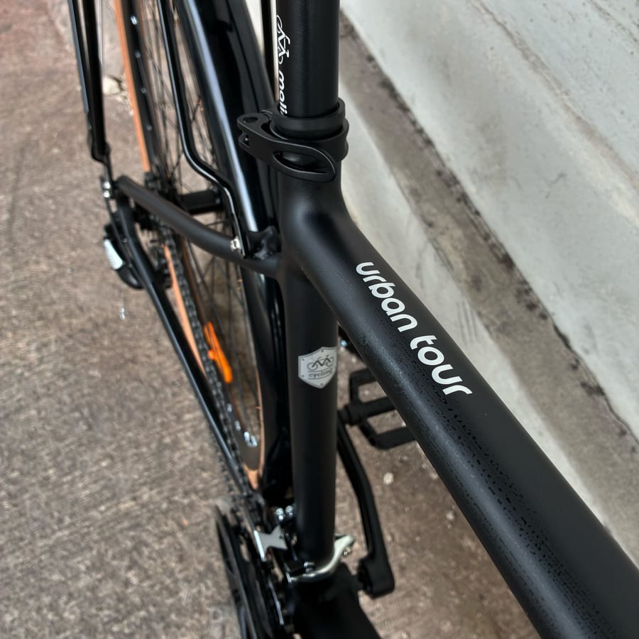 urban tour lettering on the seat stay