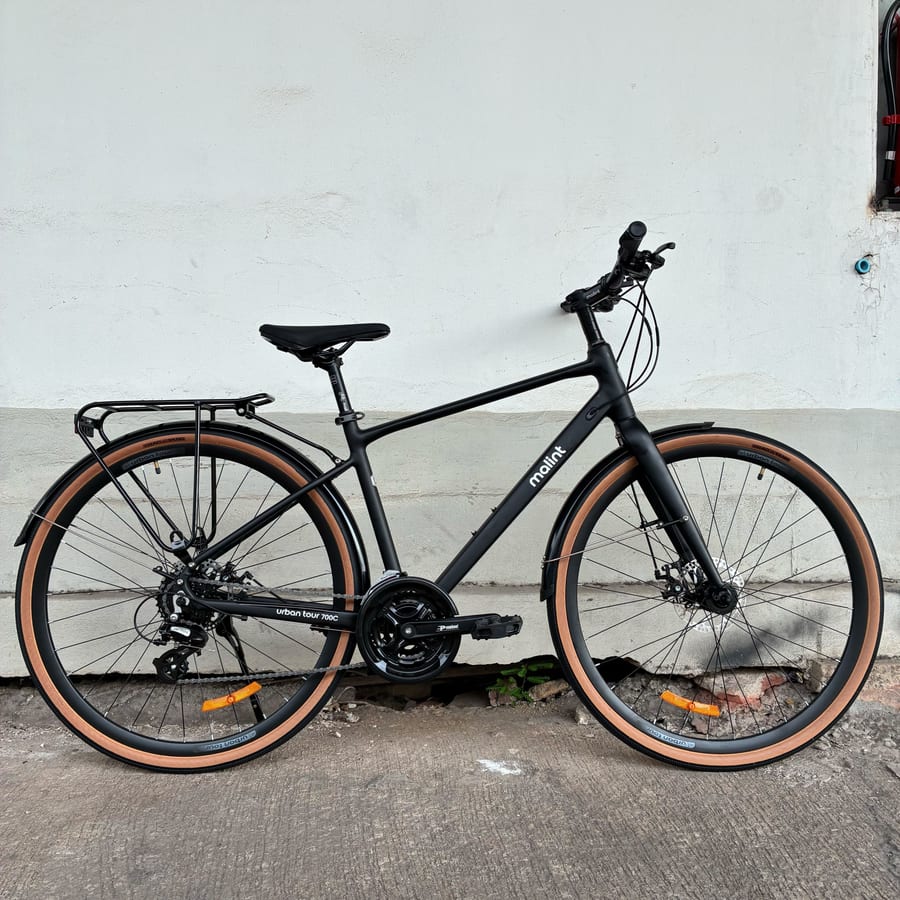 Urban Tour in black, drive side